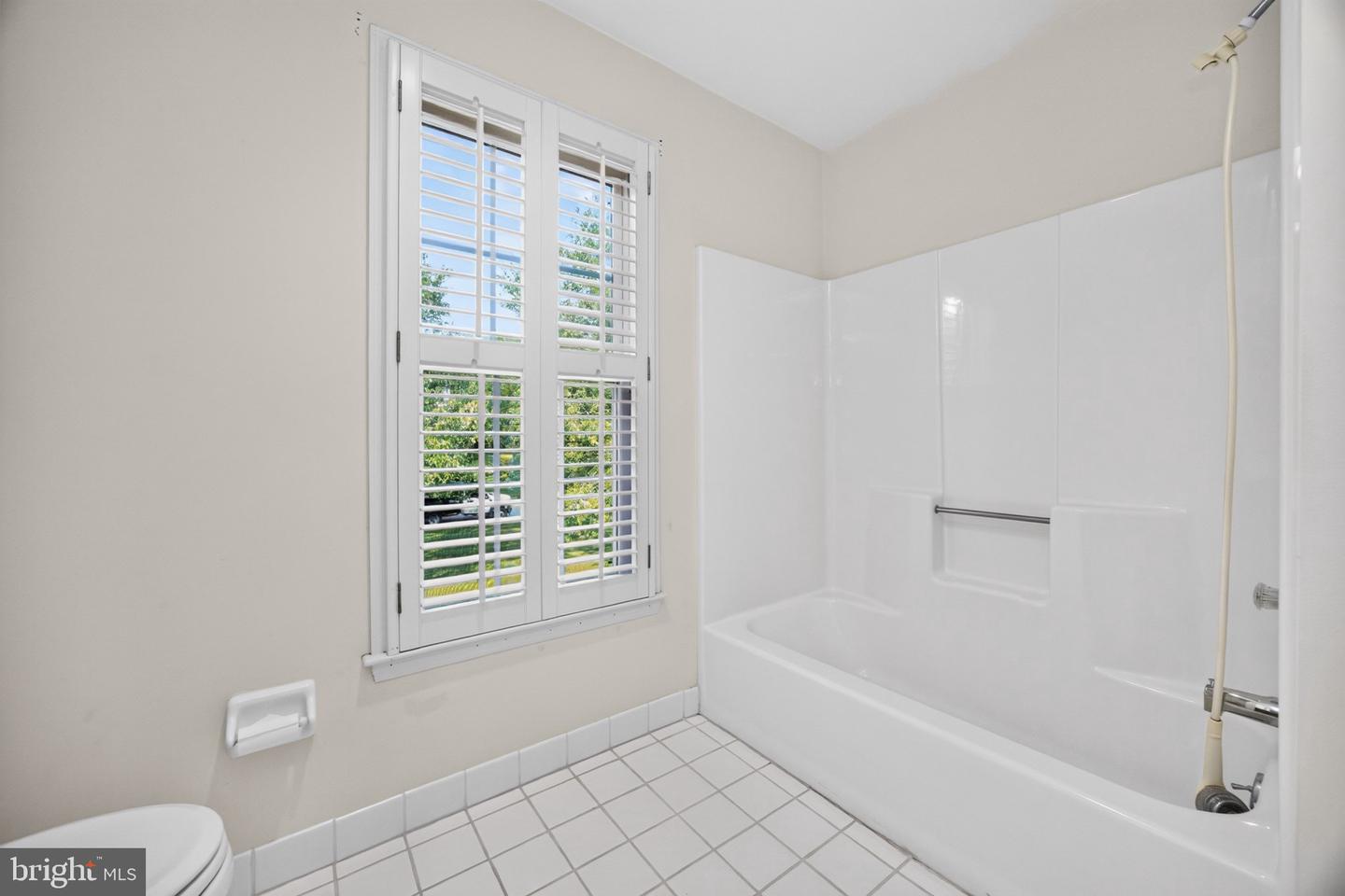375 Country Ln Property Photo 32