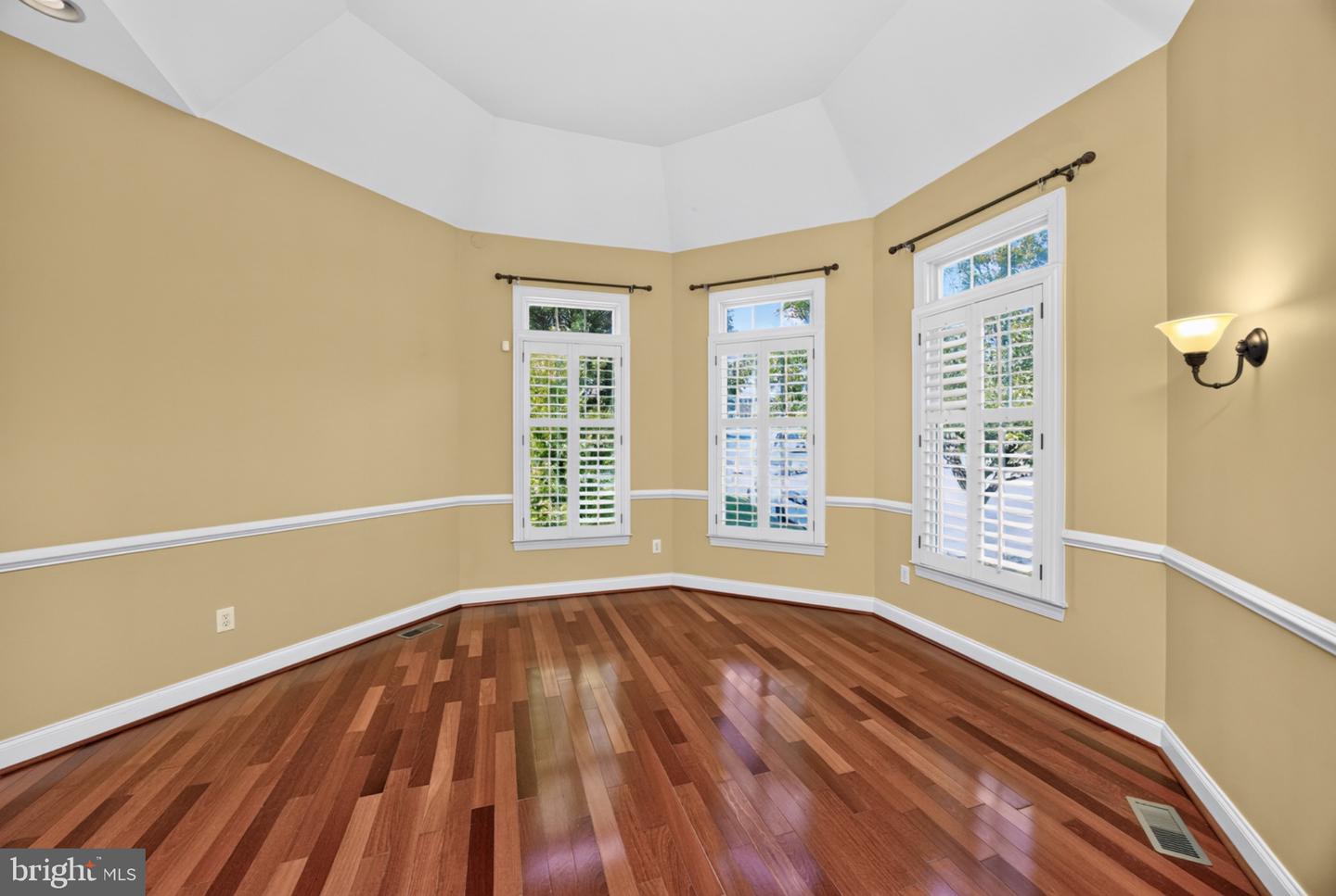 1204 Aston Ct Property Photo 28