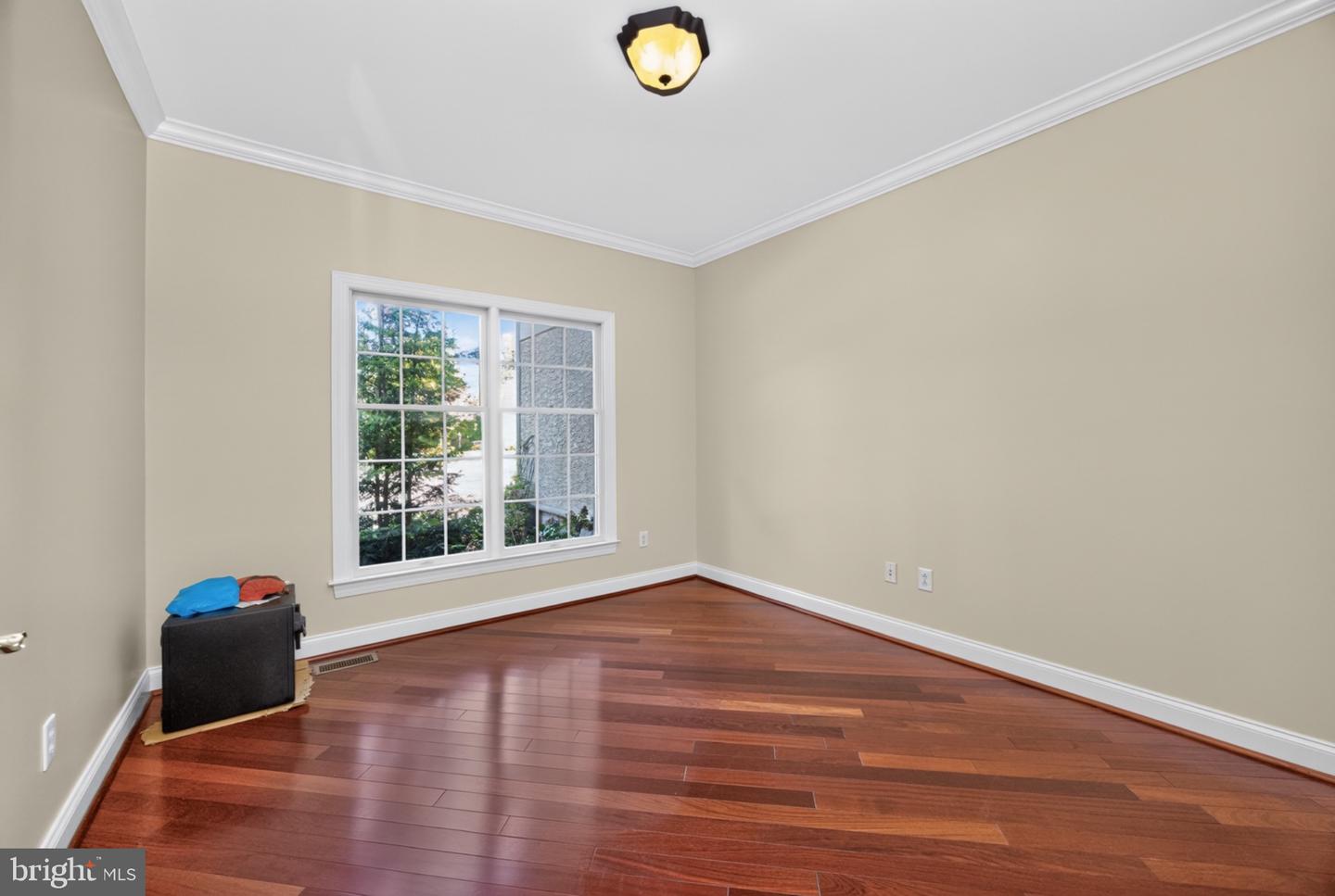 1204 Aston Ct Property Photo 32
