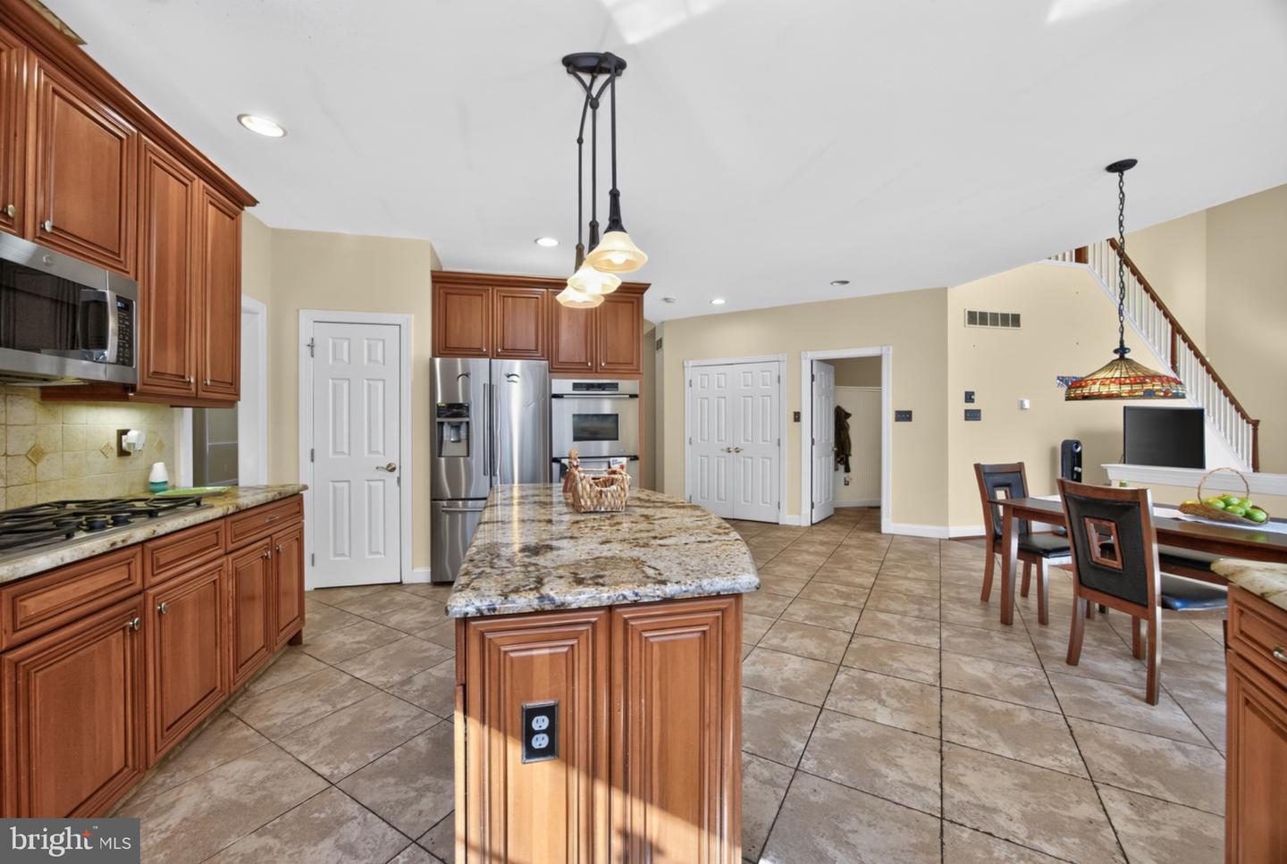 1204 Aston Ct Property Photo 37