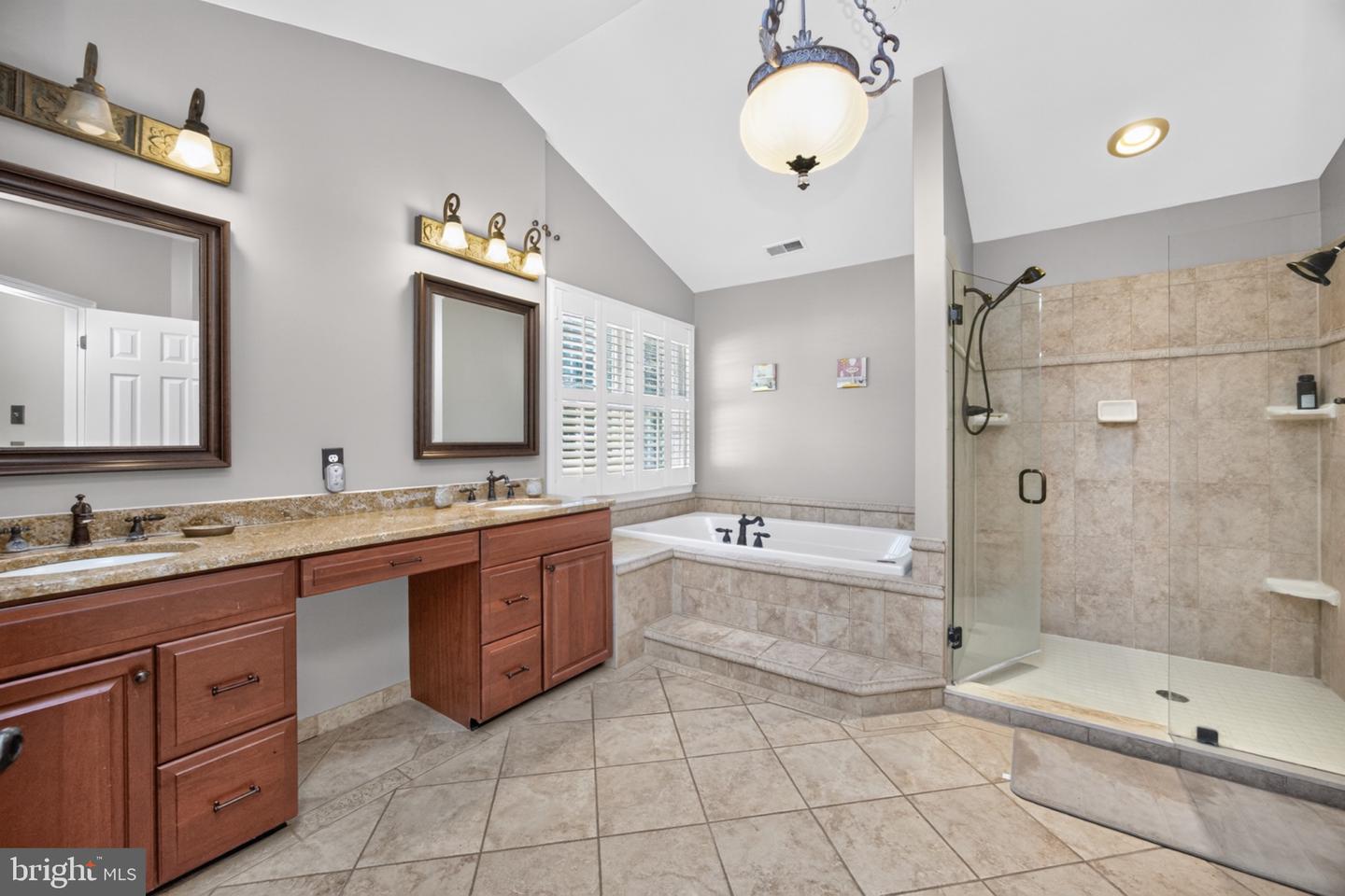 1204 Aston Ct Property Photo 48