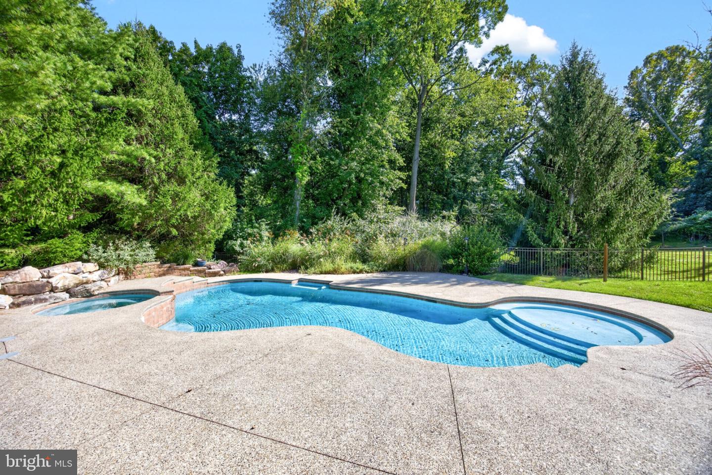 1204 Aston Ct Property Photo 68