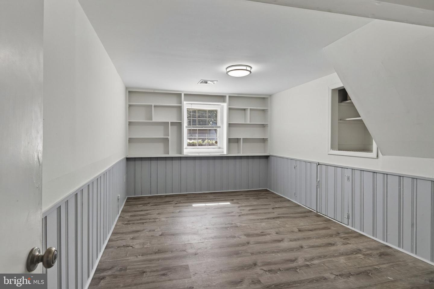 543 Midland Ave Property Photo 18