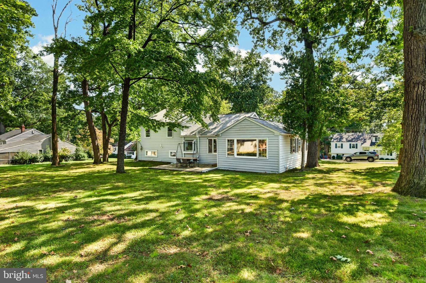 543 Midland Ave Property Photo 23