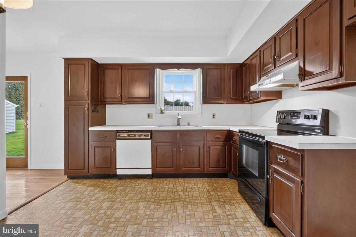 805 Ellis Woods Rd Property Photo 12