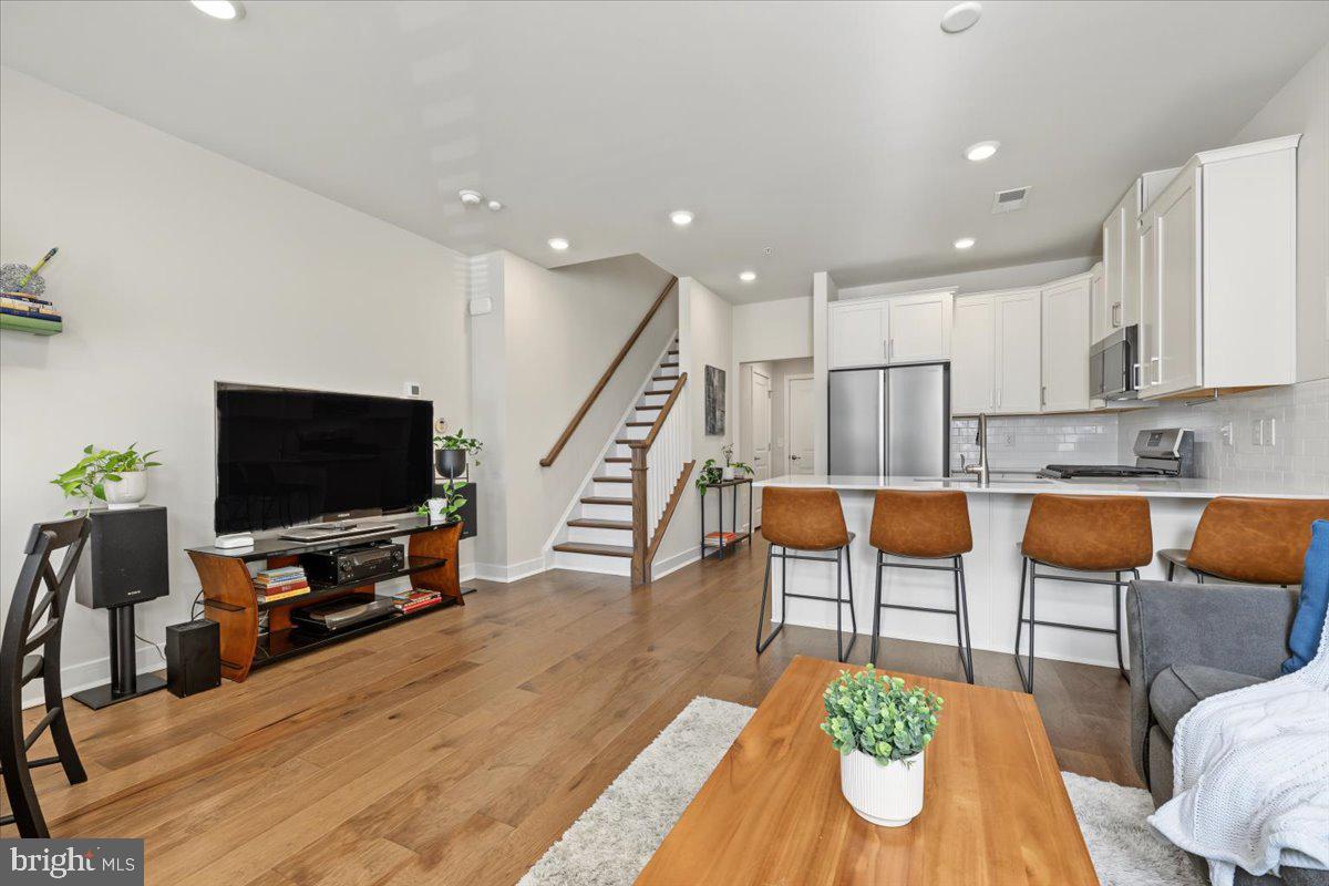 345 Foundry St Property Photo 6