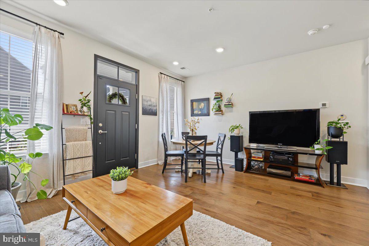 345 Foundry St Property Photo 7
