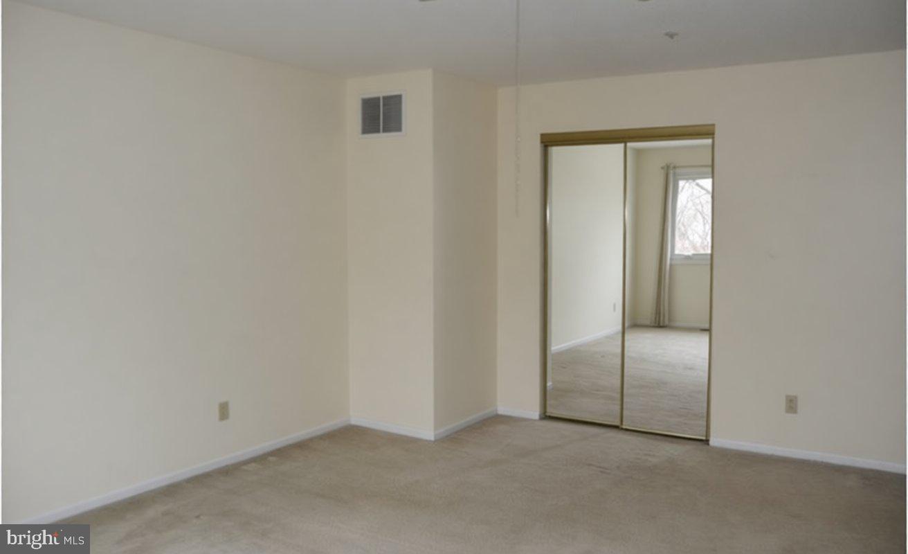 232 Fox Run Property Photo 8