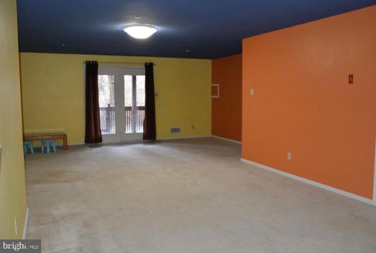 232 Fox Run Property Photo 12