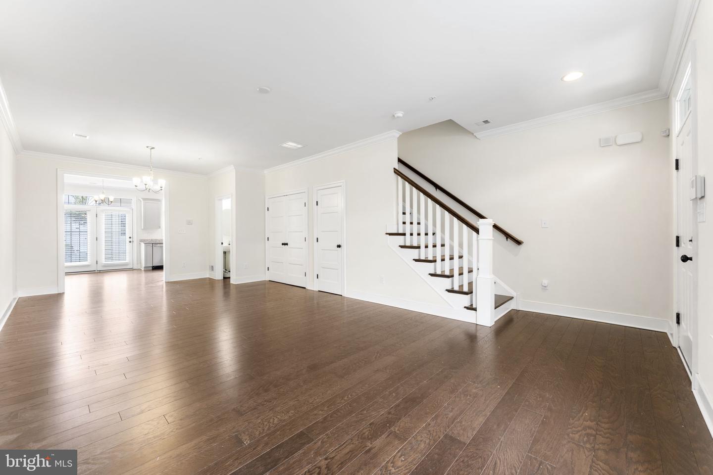 634 D St Property Photo 4