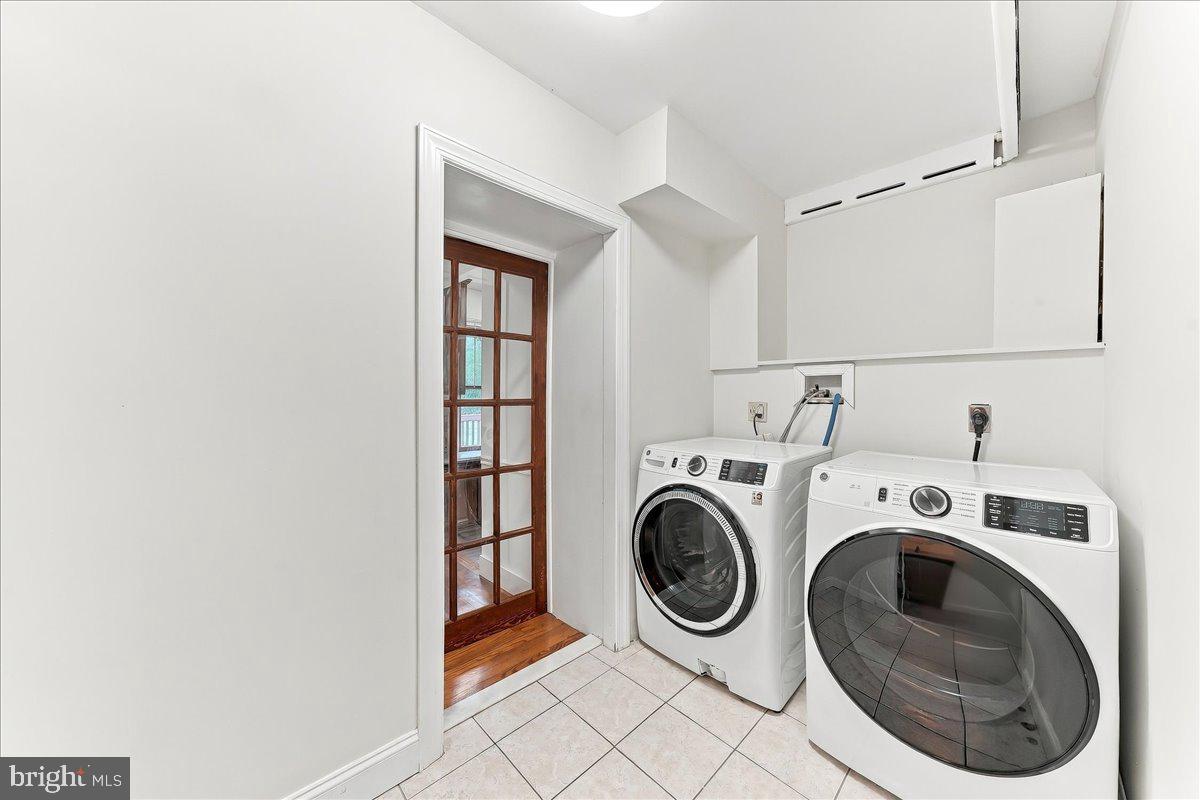 238 Brown St Property Photo 11