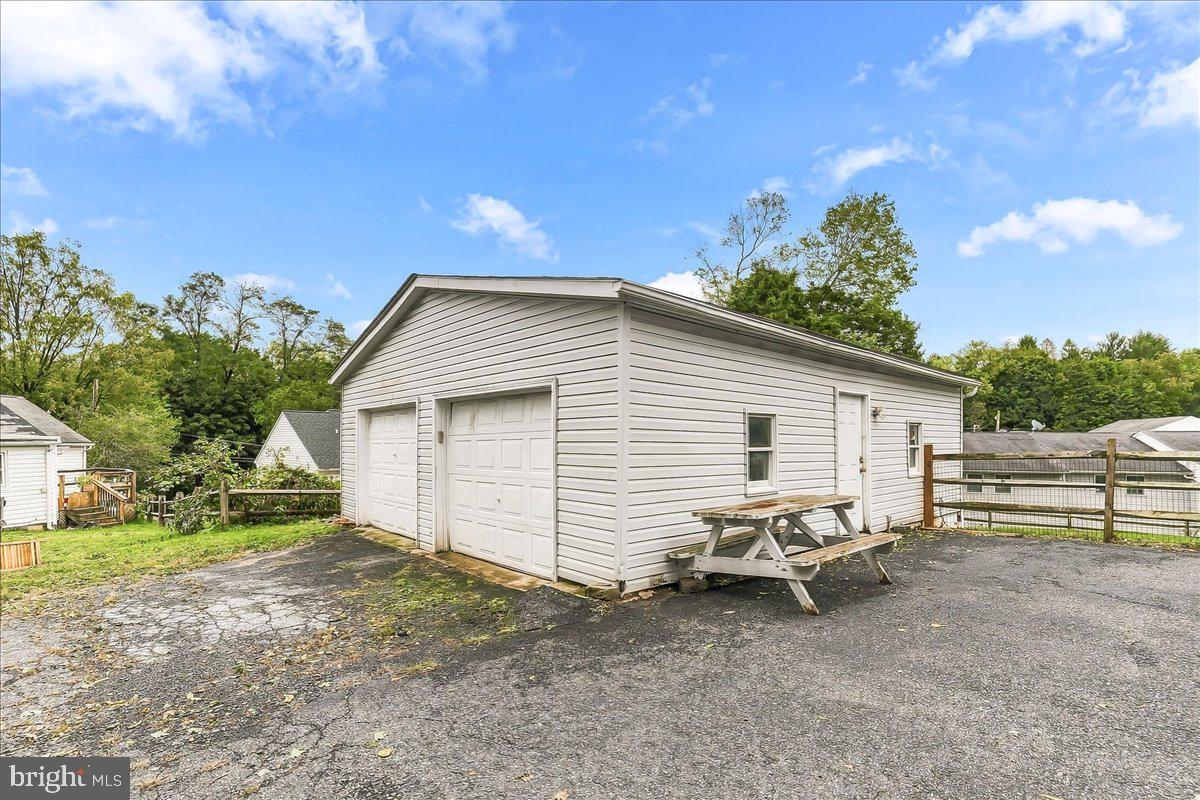 238 Brown St Property Photo 35