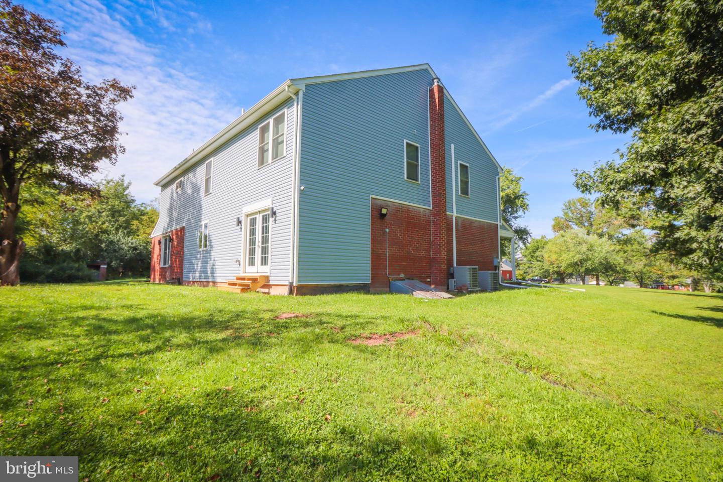 279 Schoolhouse Rd Property Photo 5