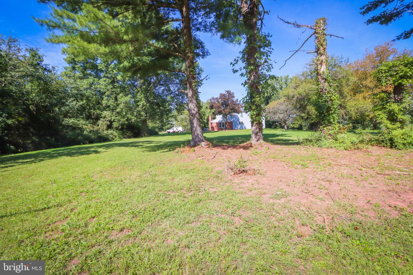 279 Schoolhouse Rd Property Photo 13