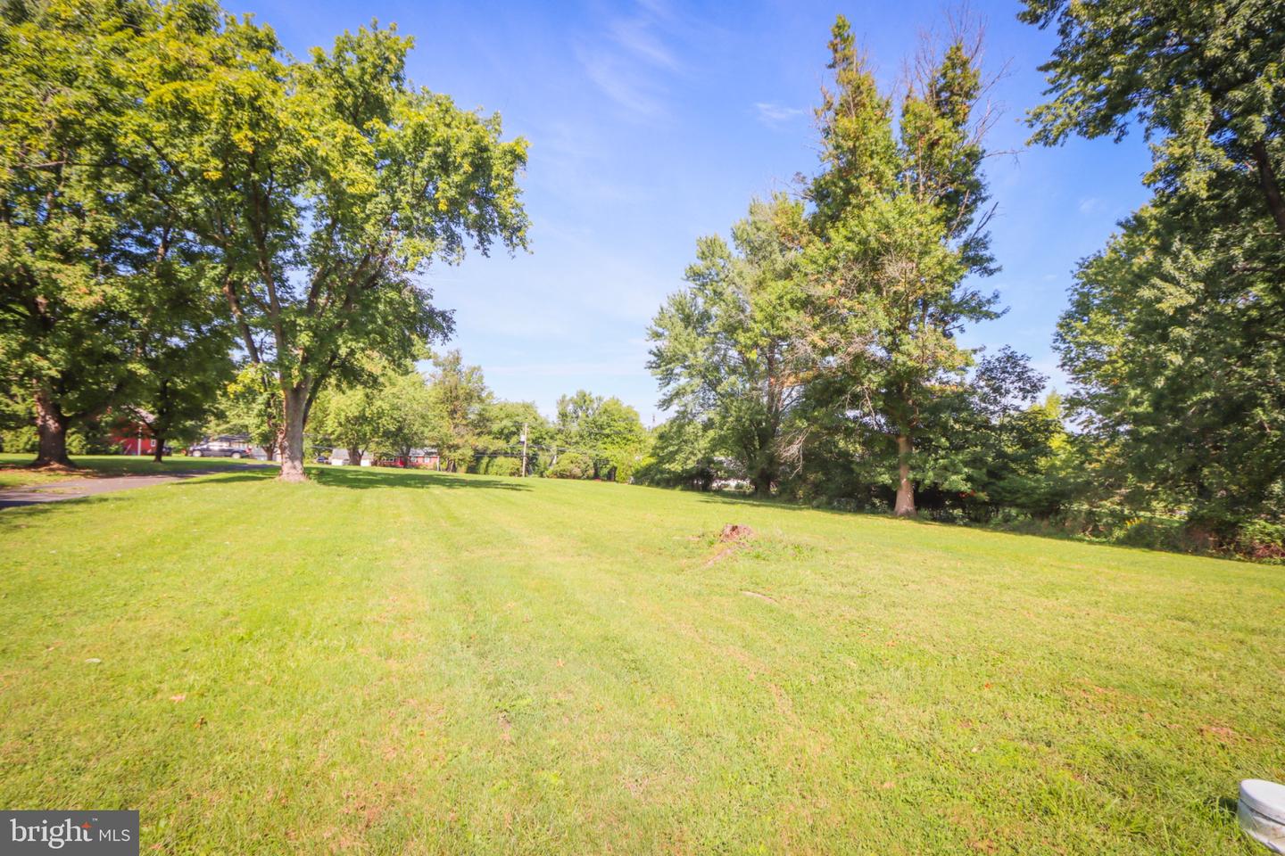 279 Schoolhouse Rd Property Photo 15