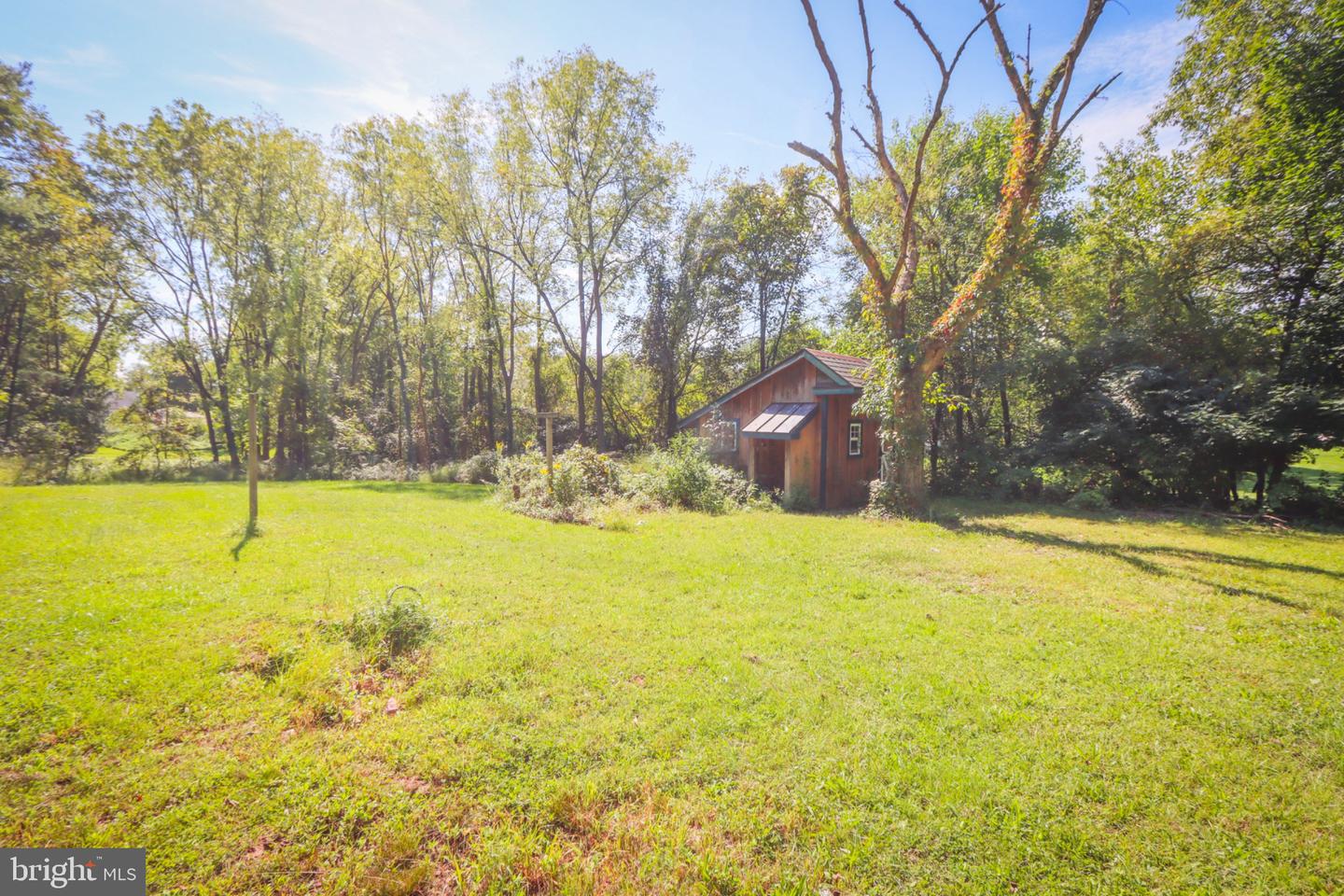 279 Schoolhouse Rd Property Photo 16