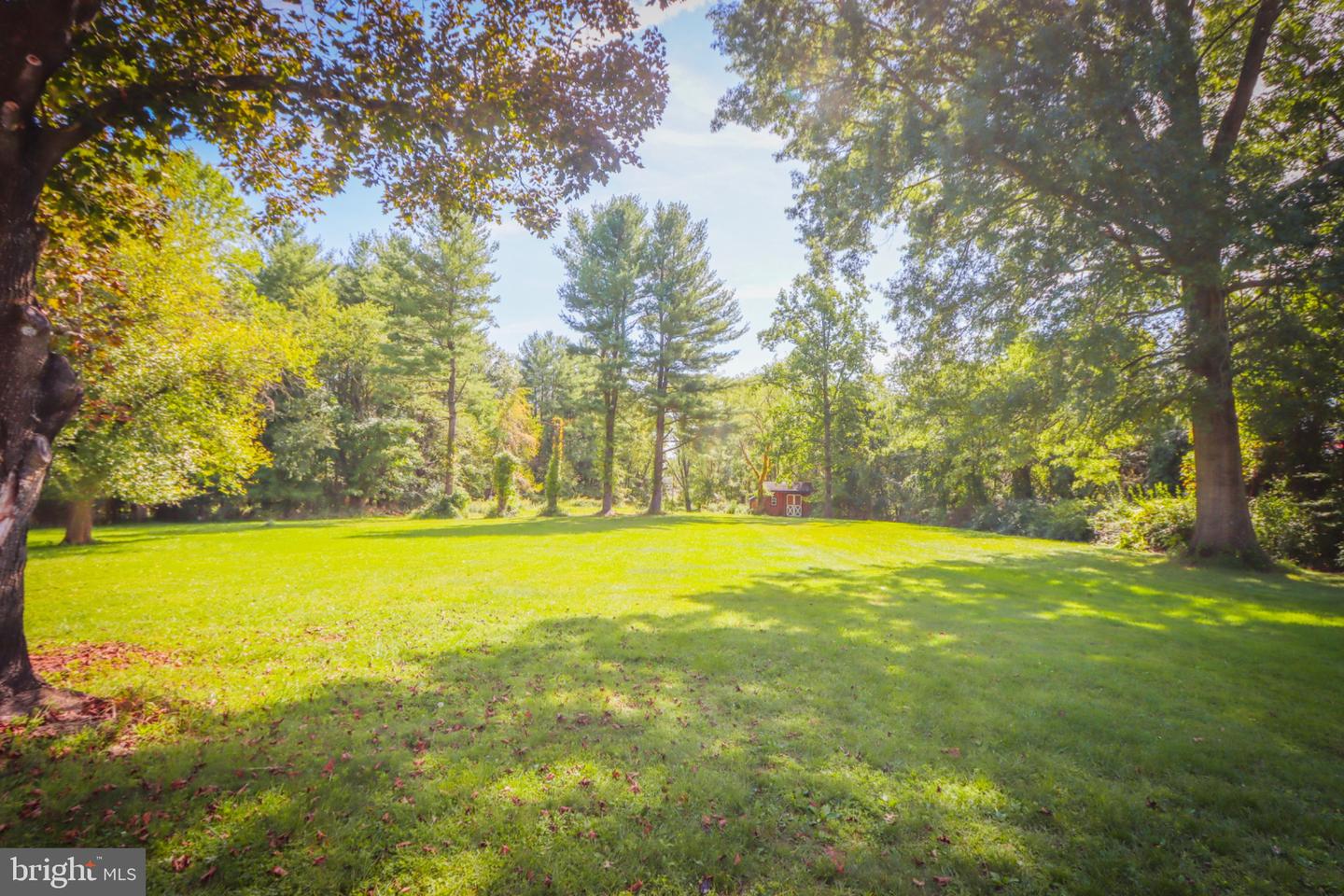 279 Schoolhouse Rd Property Photo 17