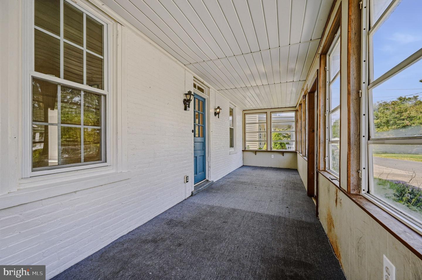 108 W Harmony Rd Property Photo 4