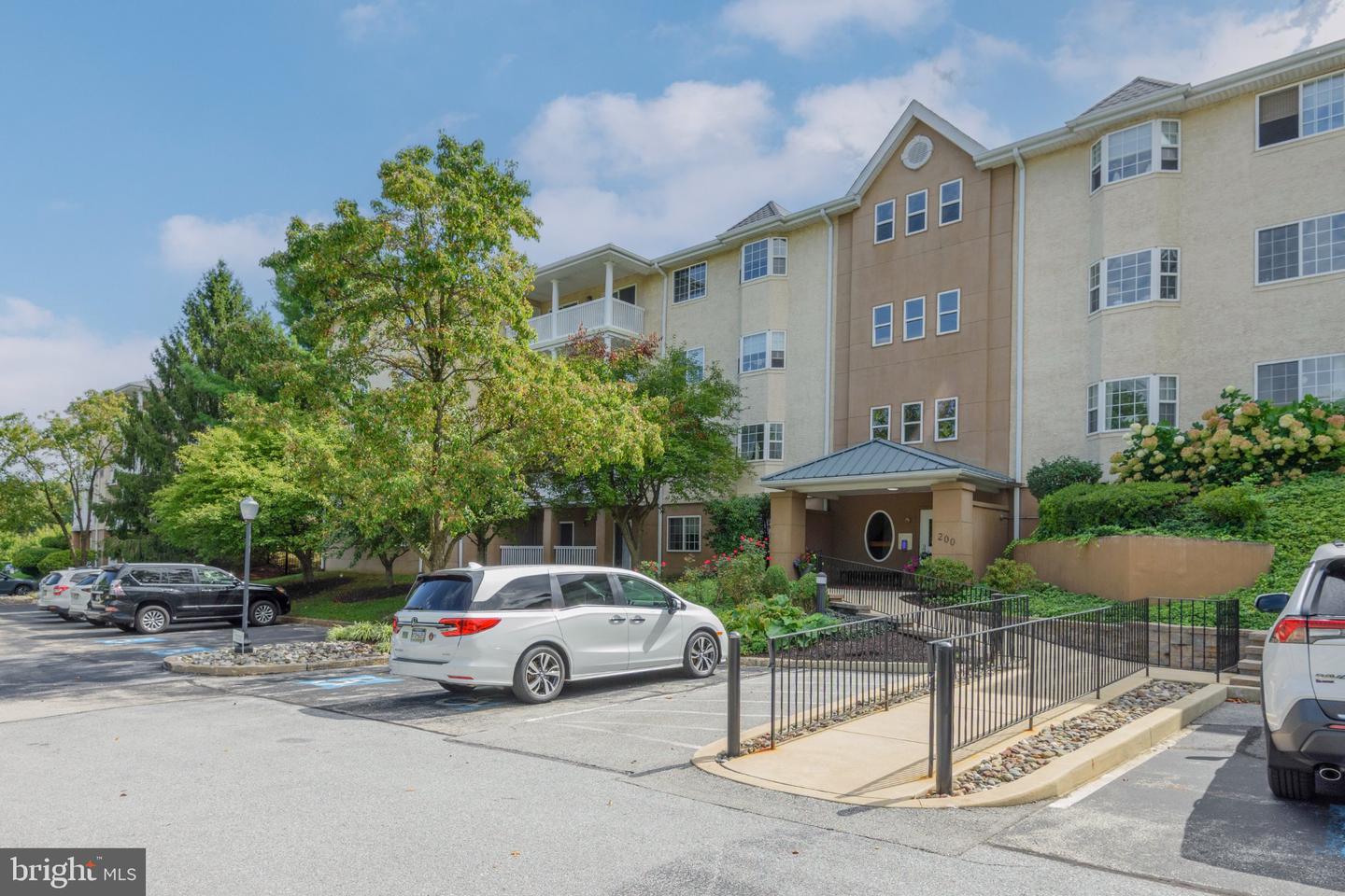 225 Paoli Pointe Dr #225-u Property Photo 2