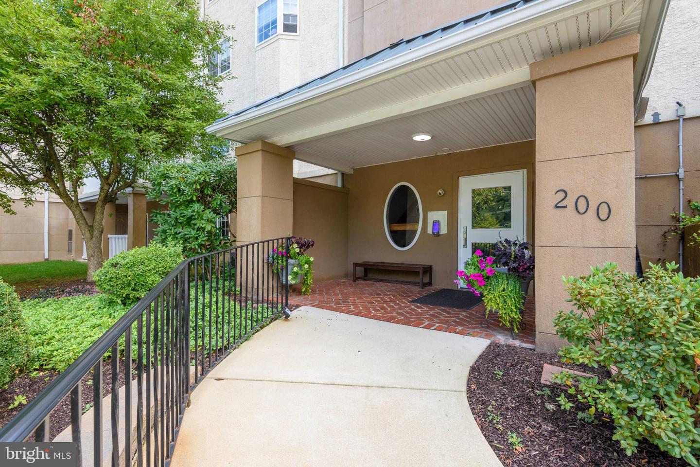 225 Paoli Pointe Dr #225-u Property Photo 3