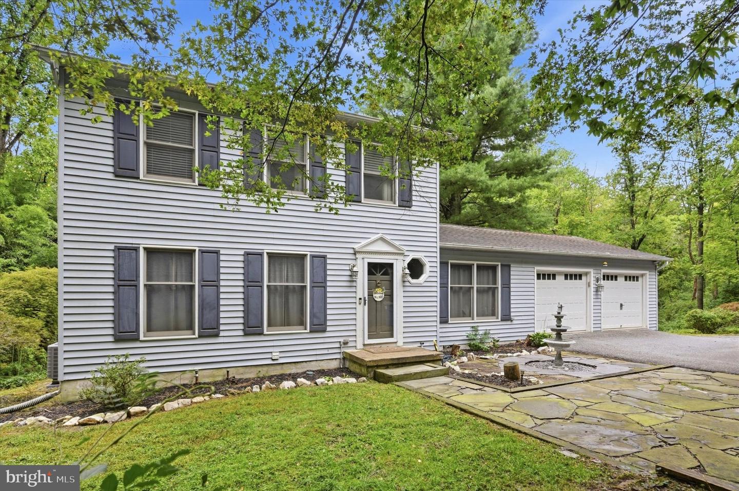 15 Castle Ln Property Photo 1