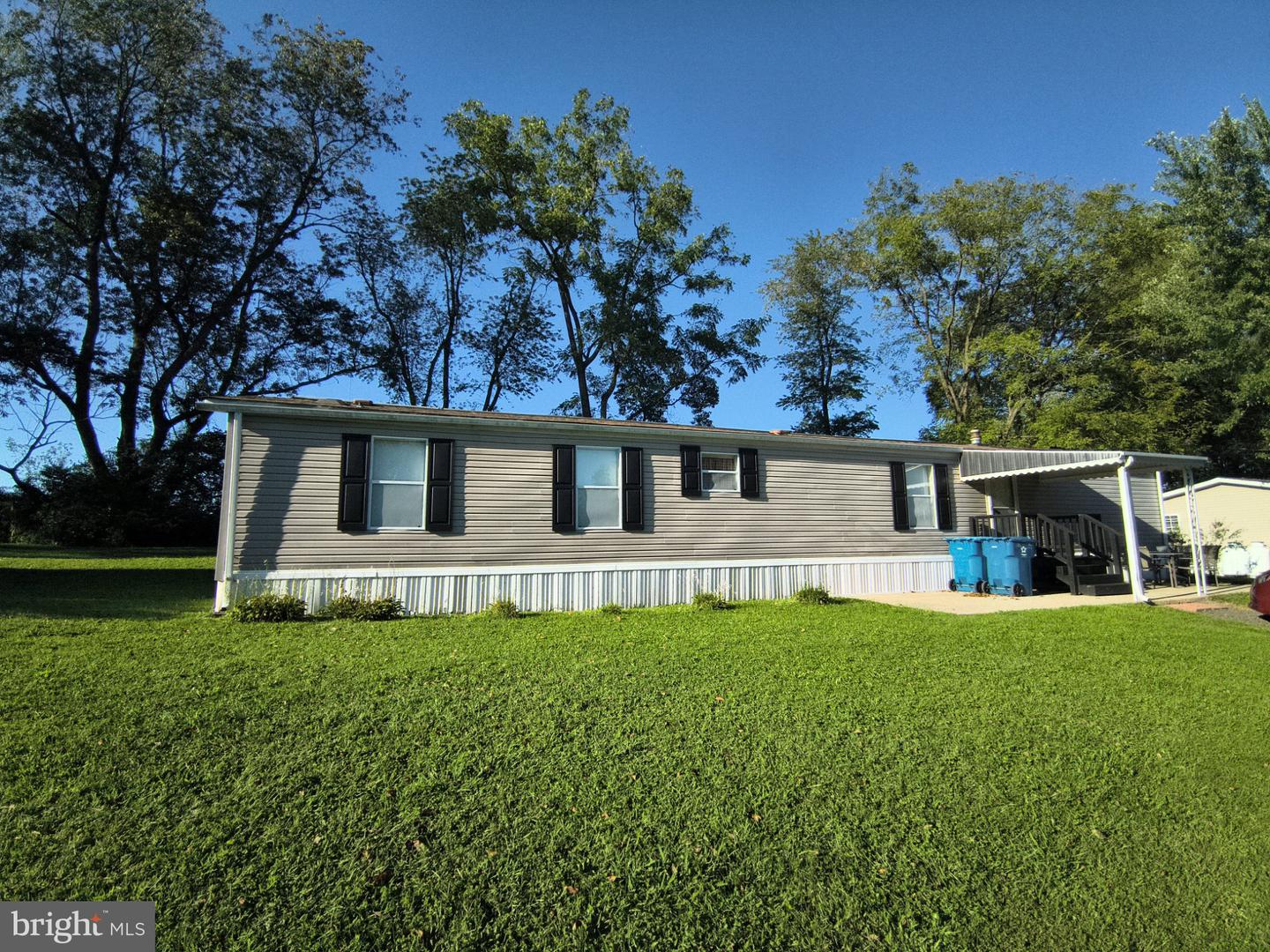 7 Nottingham Dr Property Photo 1