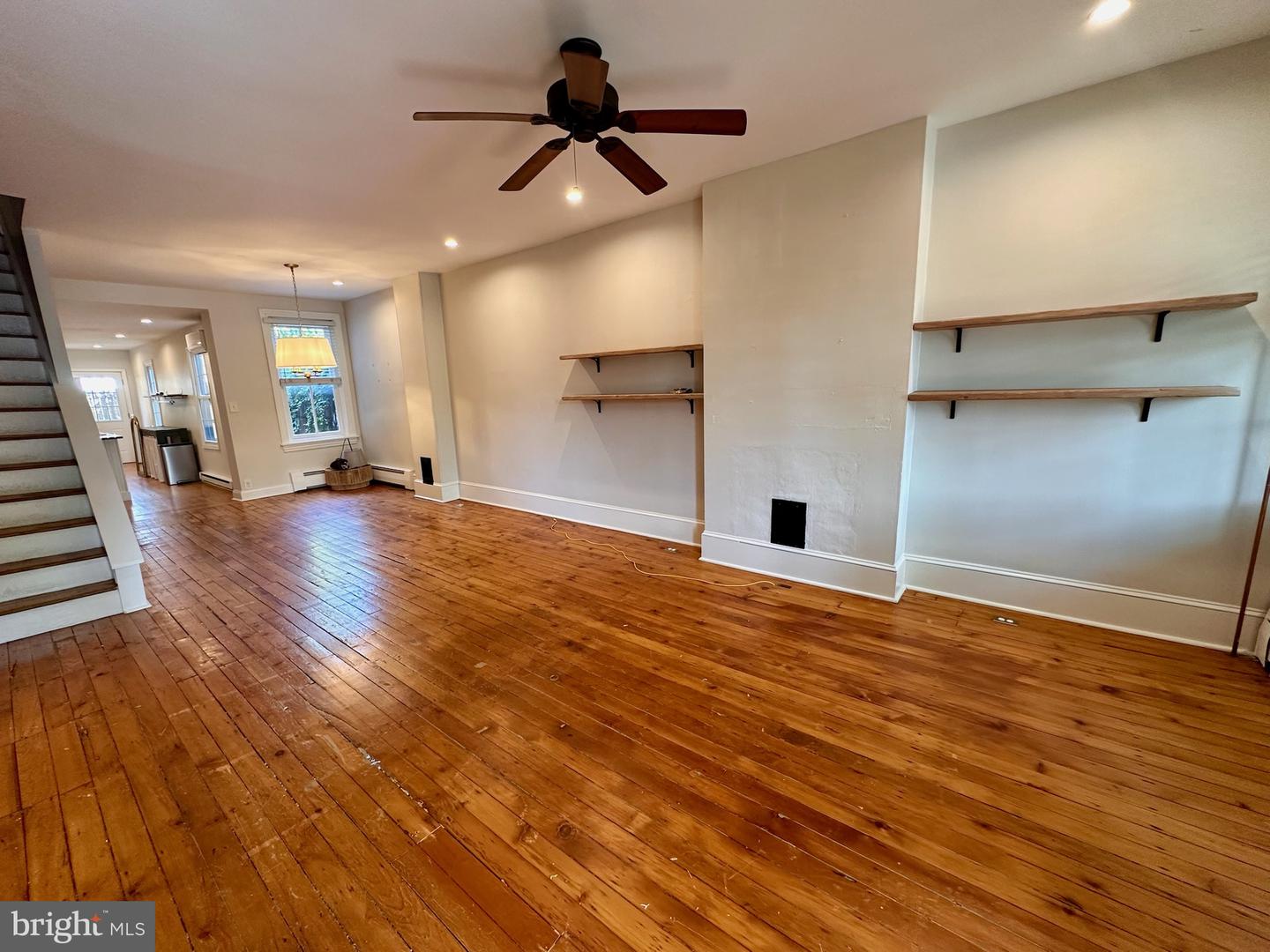 121 W Biddle St Property Photo 3
