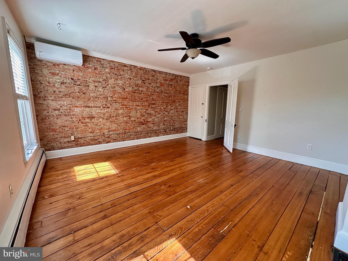 121 W Biddle St Property Photo 13