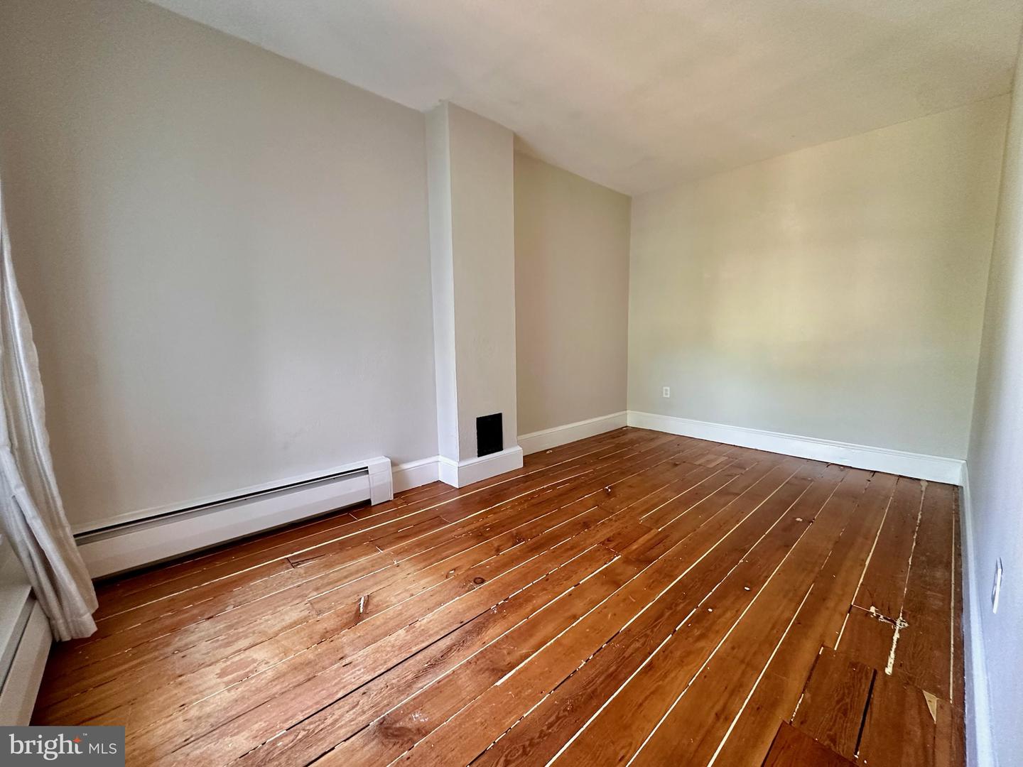 121 W Biddle St Property Photo 21