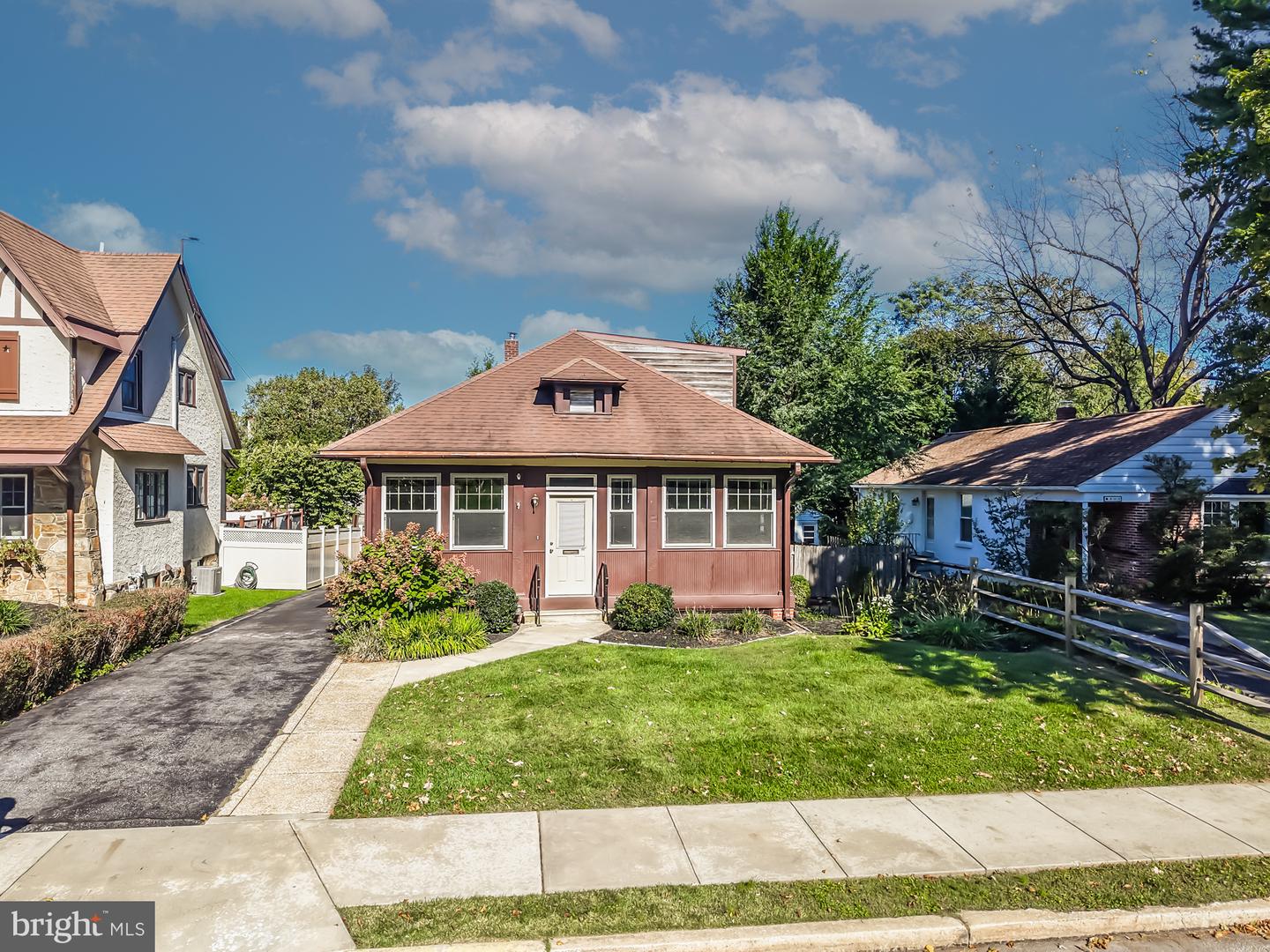 507 Price St Property Photo 2