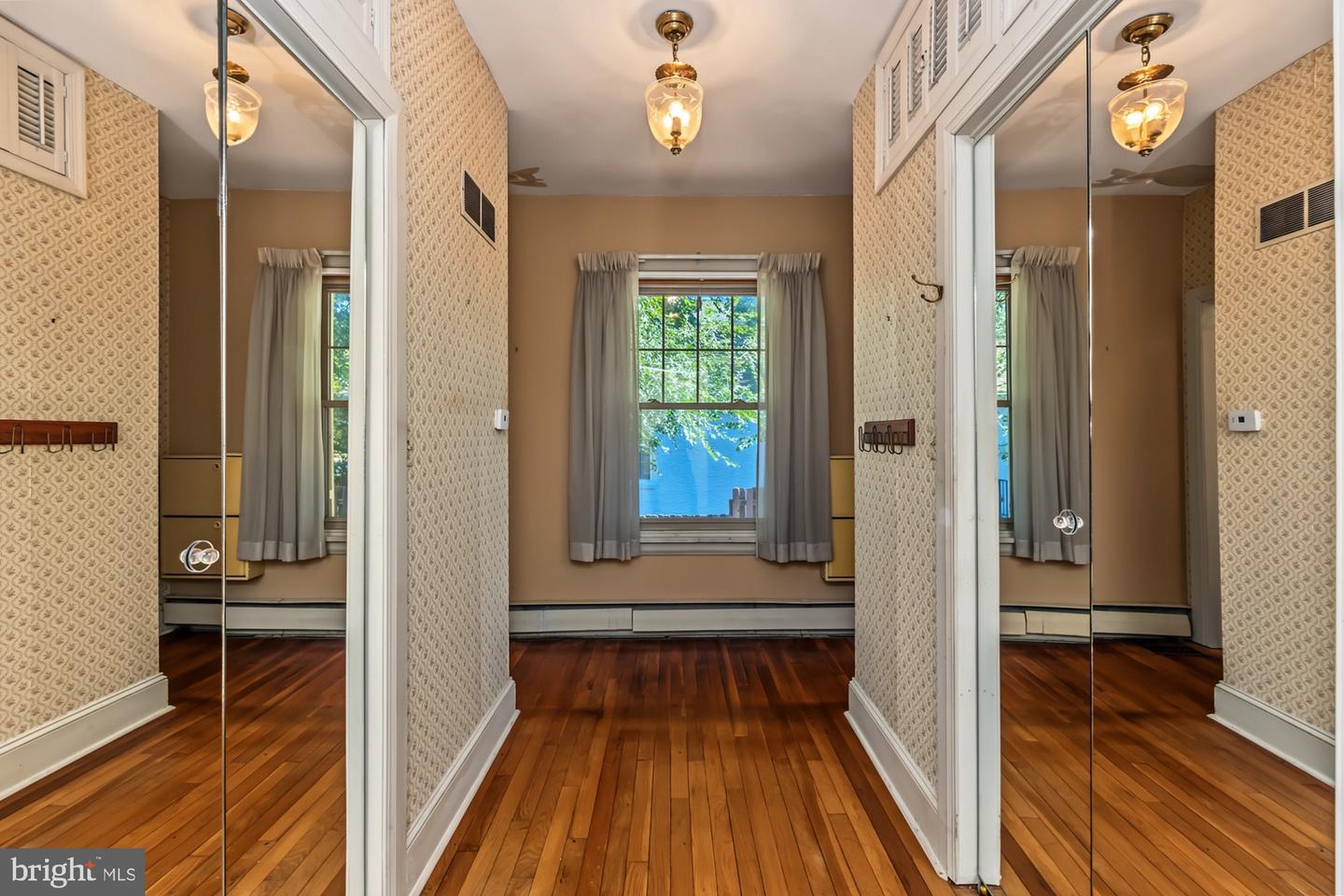 507 Price St Property Photo 15