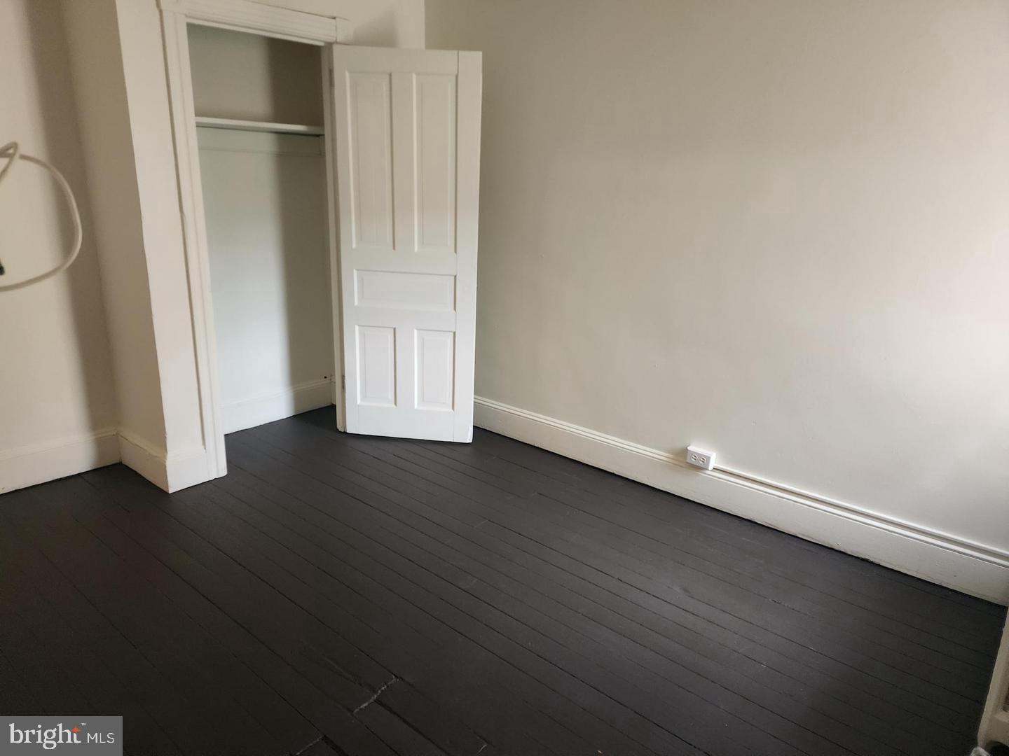 562 Elm St Property Photo 6