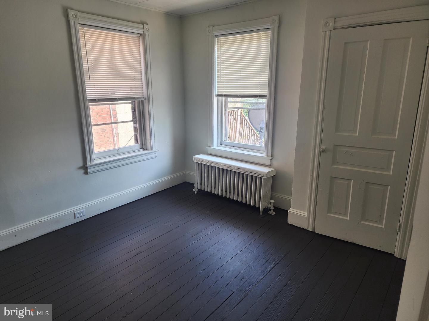 562 Elm St Property Photo 7