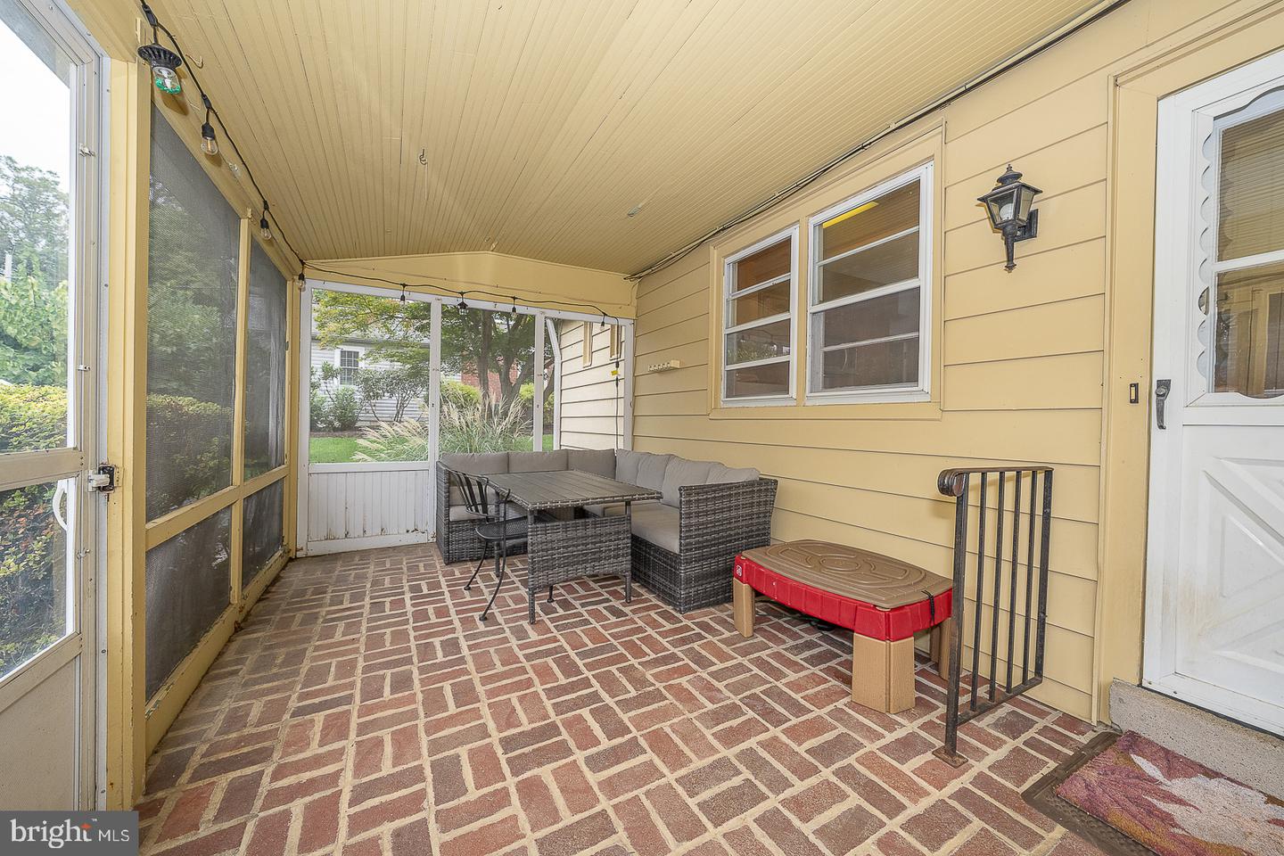 415 School Ln Property Photo 15