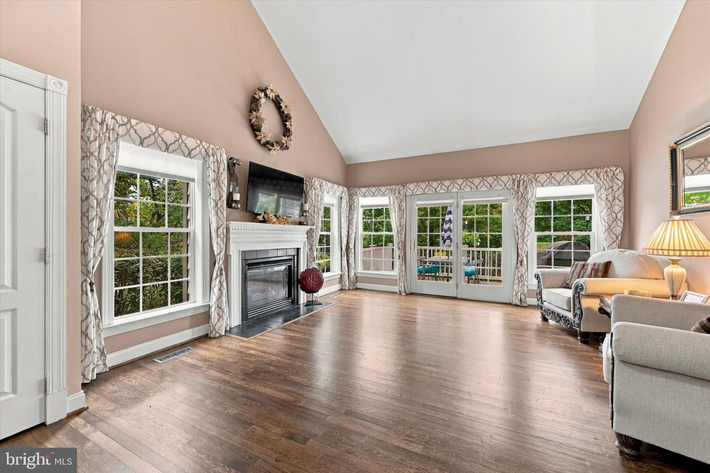 20 Oakbrook Ct Property Photo 4