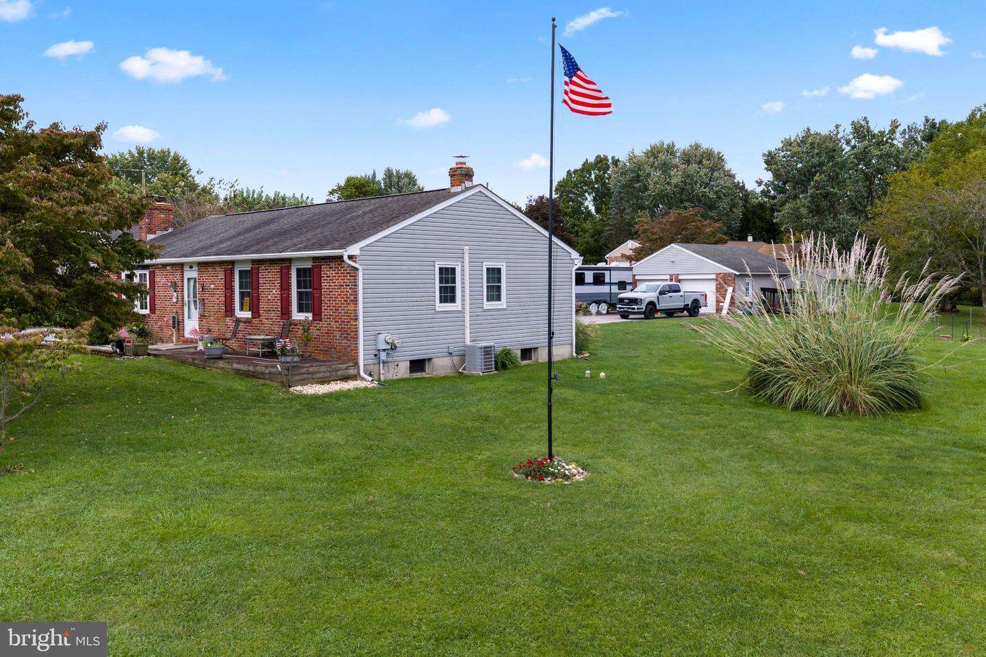 7 Graces Dr Property Photo 4