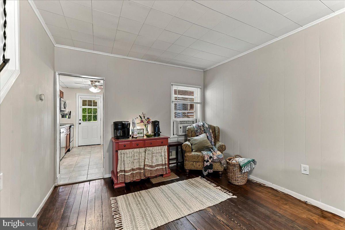 216 Grant St Property Photo 5
