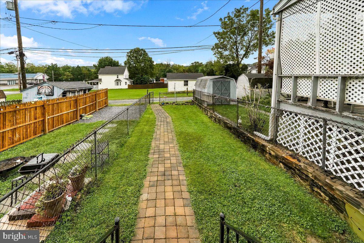 216 Grant St Property Photo 25