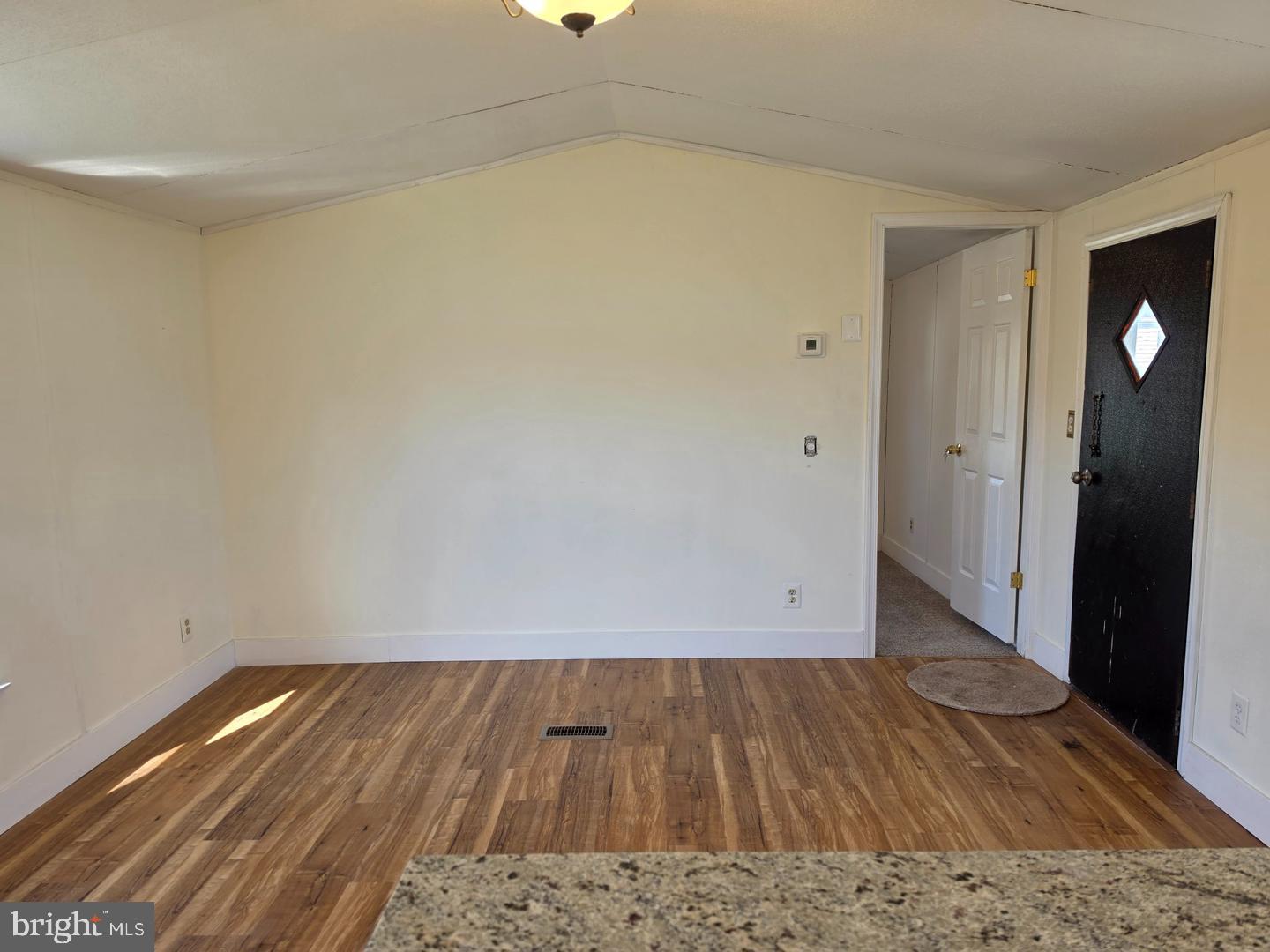 864 Aspen Ave Property Photo 7