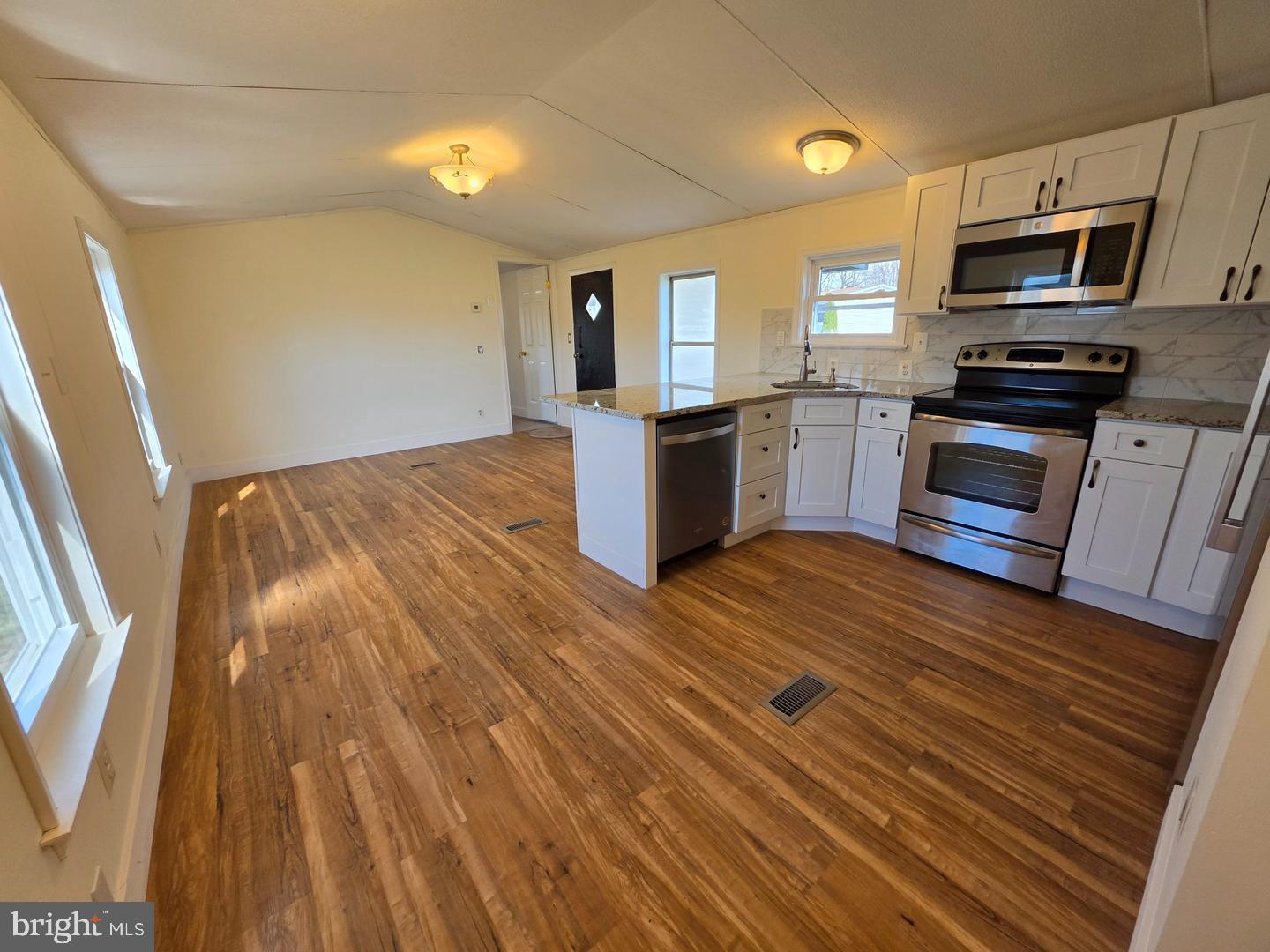 864 Aspen Ave Property Photo 10