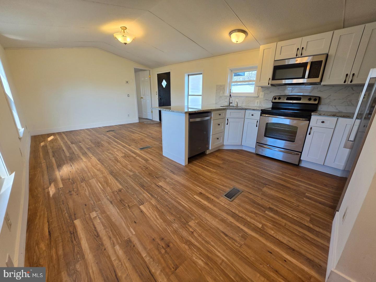 864 Aspen Ave Property Photo 12