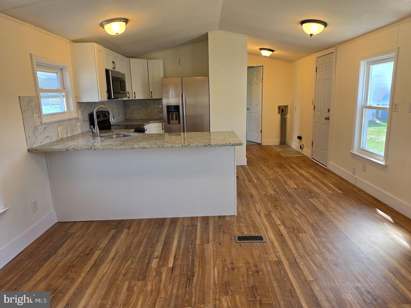 864 Aspen Ave Property Photo 14