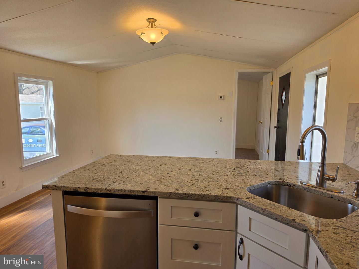 864 Aspen Ave Property Photo 15