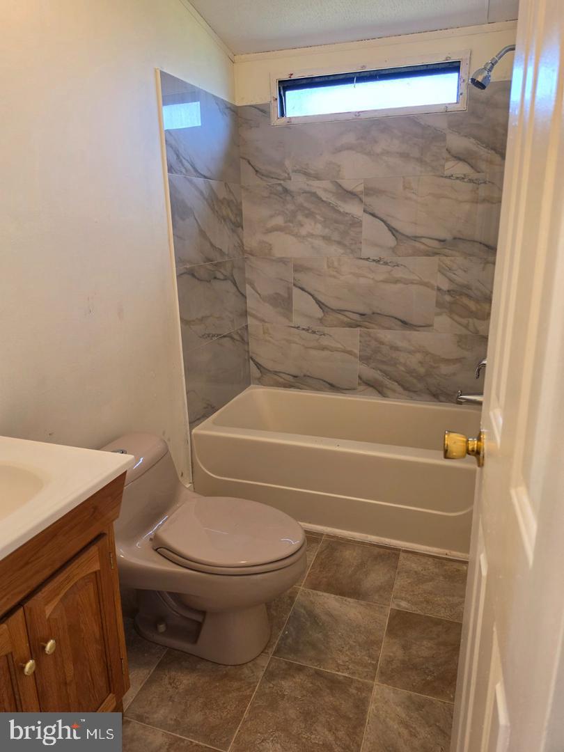 864 Aspen Ave Property Photo 17