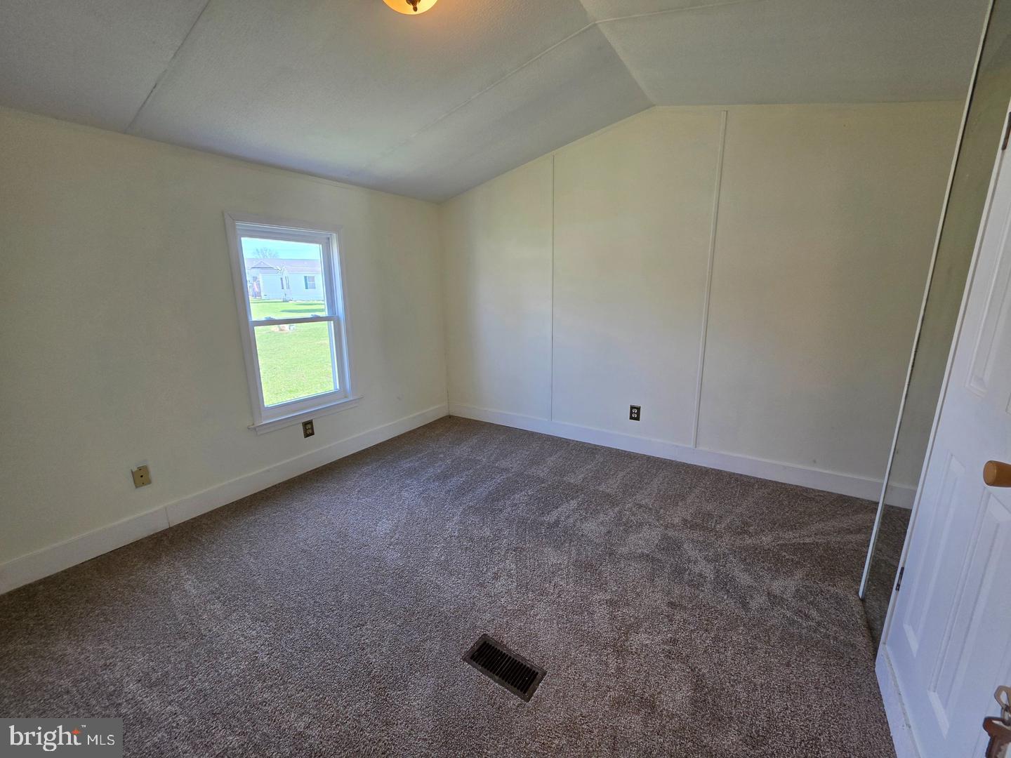 864 Aspen Ave Property Photo 19