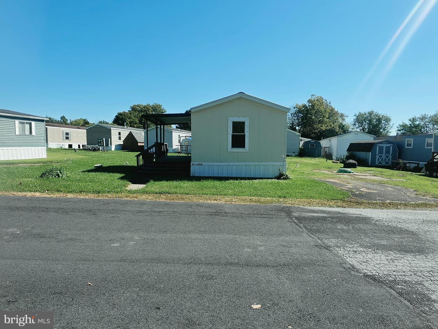 864 Aspen Ave Property Photo 22