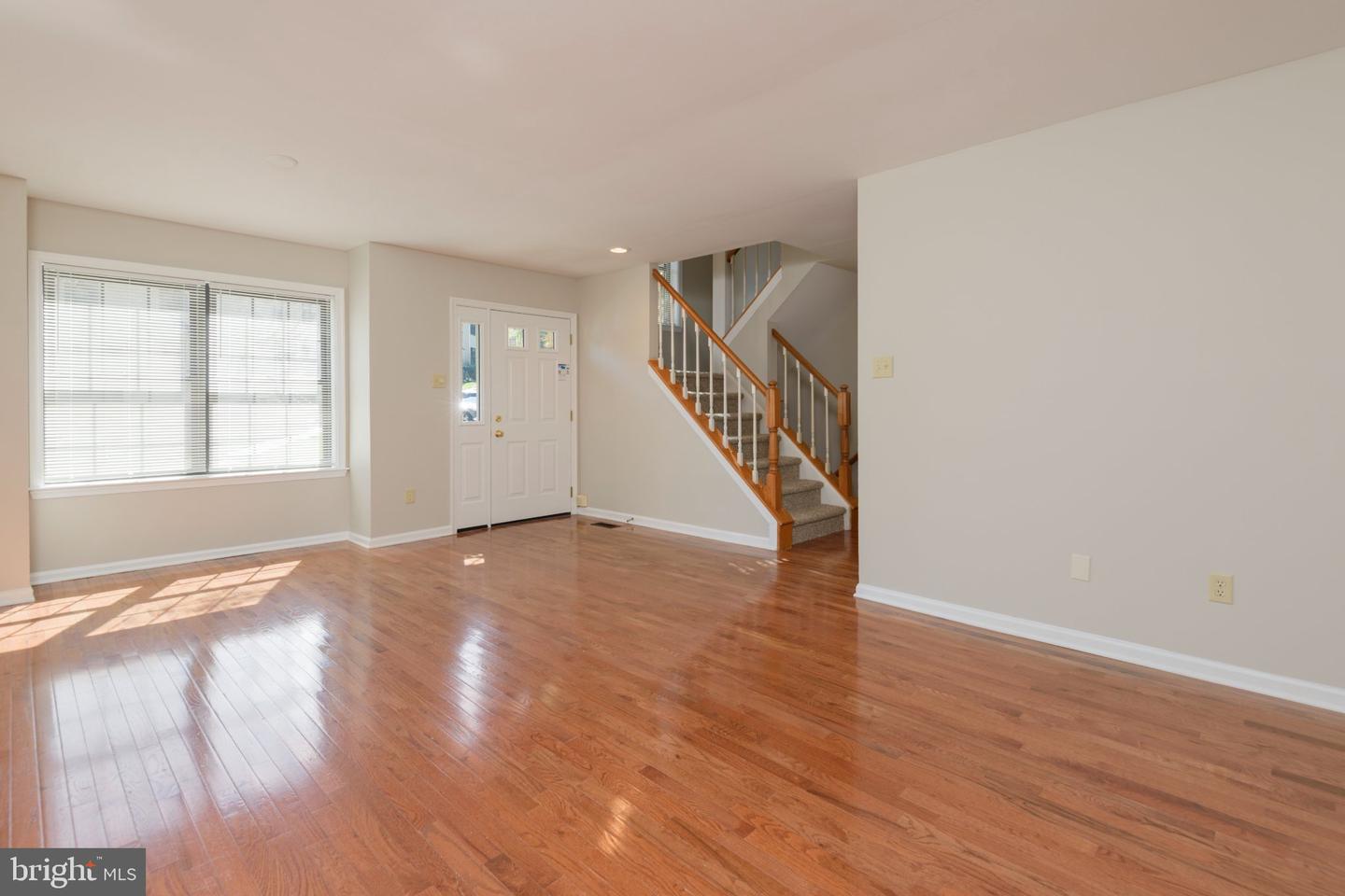 1445 Aspen Ct Property Photo 3