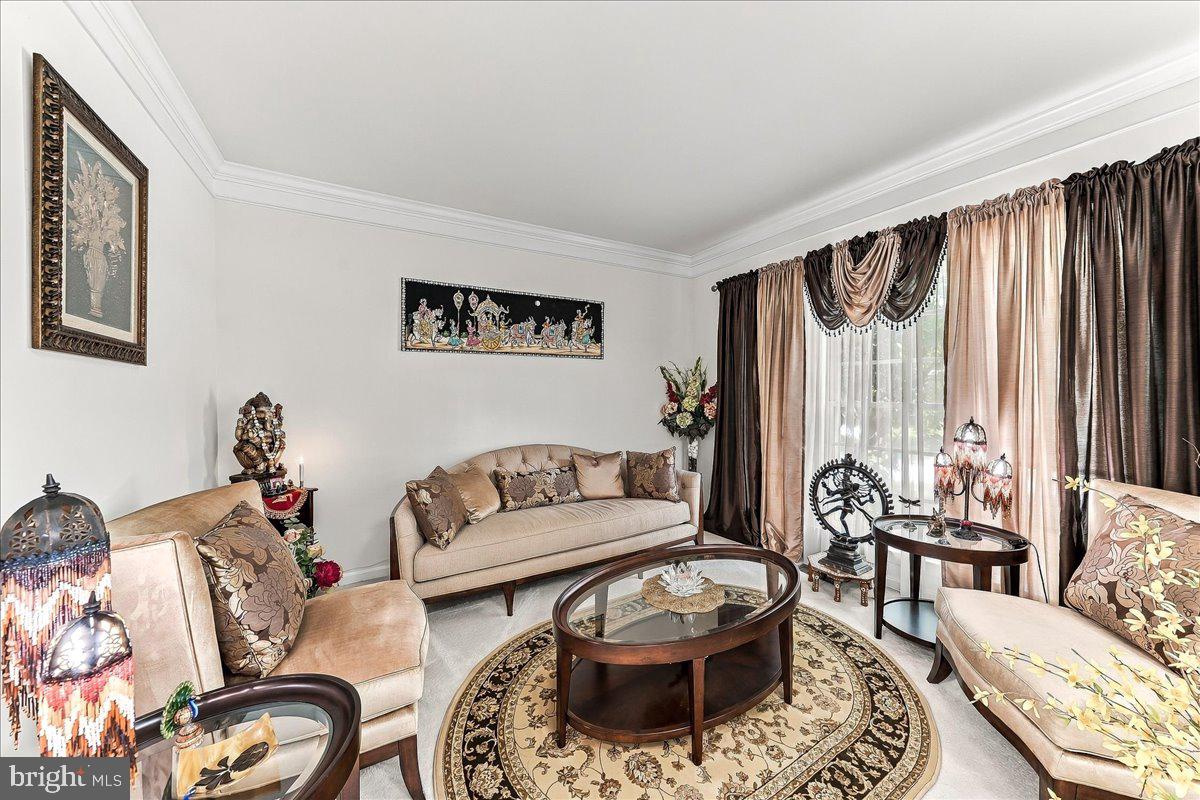8 Ridings Way Property Photo 6
