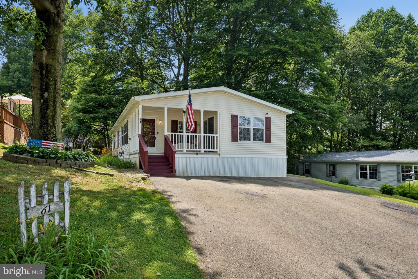 61 Glen Roy Rd Property Photo 2