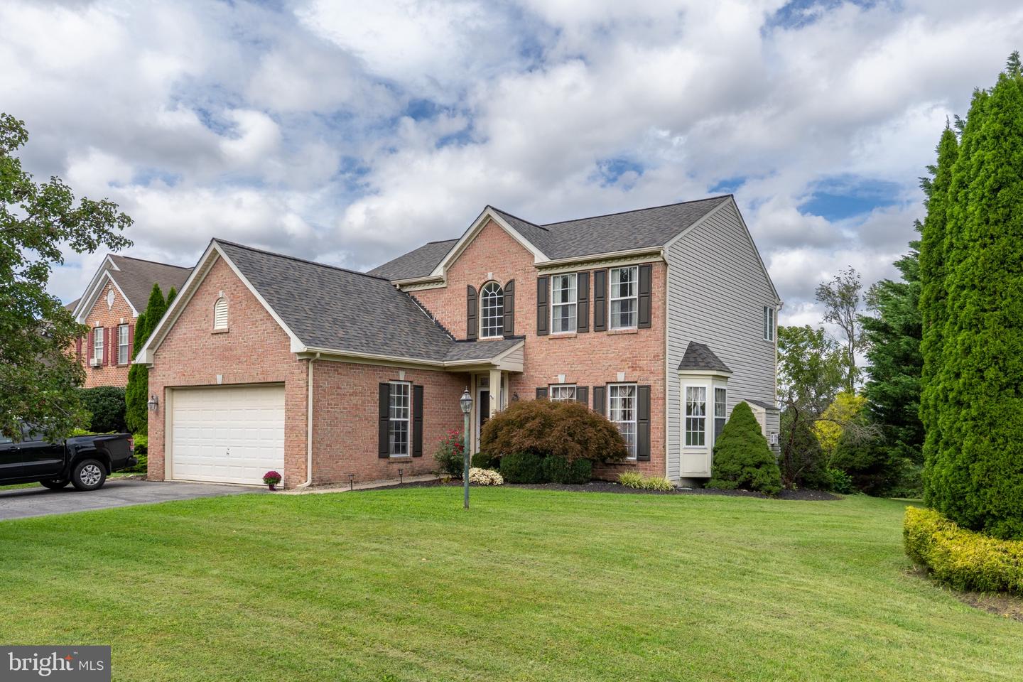102 AUTUMN TRL Property Photo 1
